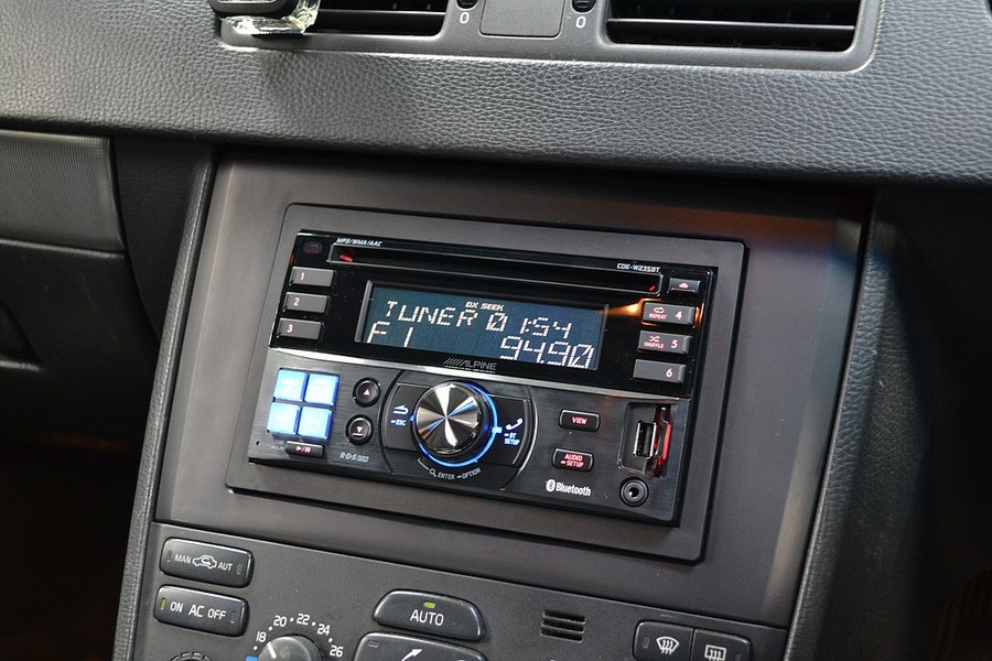 Autoradio 2DIN Alpine Volvo XC90 avec USB/CD/mp3/Bluetooth