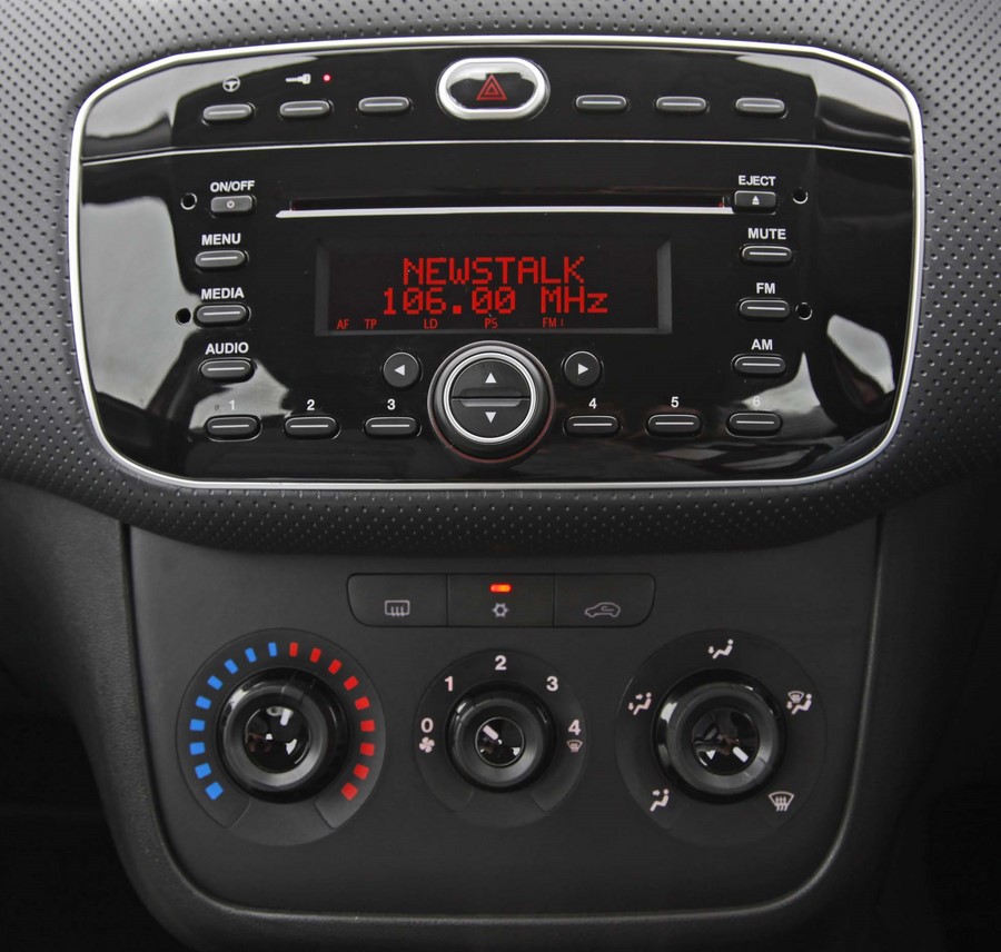 Autoradio GPS Fiat Punto Evo de 2009 à 2012 Bluetooth & licence GPS