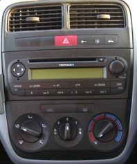 FACADE AUTORADIO POUR FIAT GRANDE PUNTO 09/2005> GRIS - Feu Vert