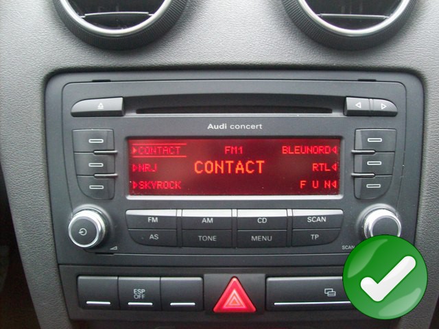 Autoradio Bluetooth 1 din Audi A3 8P 2003-2008 avec entrée USB et cadre /  câbles