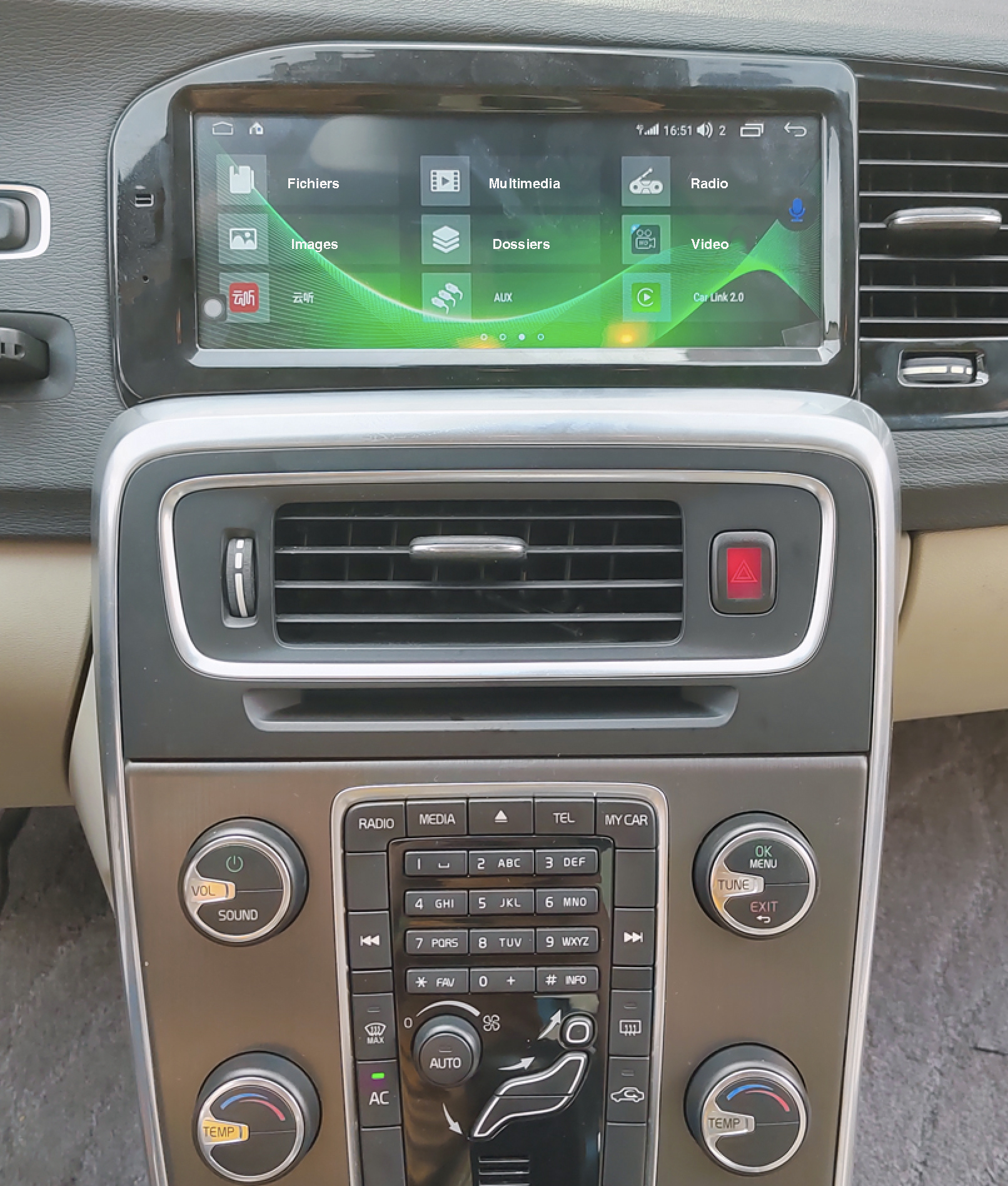 Installation autoradio GPS Volvo S60 V60 écran tactile