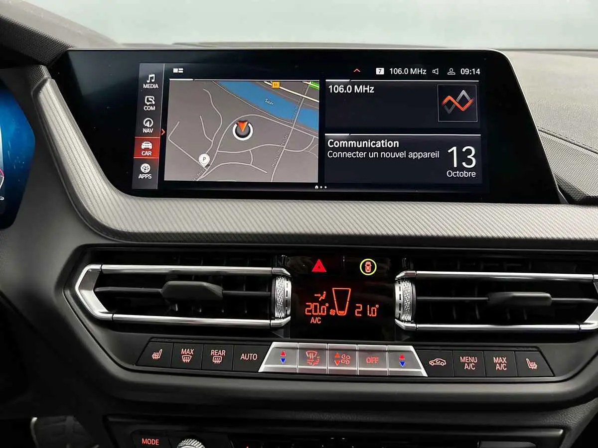 Écran BMW Série 1 F40 système MGU iDrive 7 compatible CarPlay