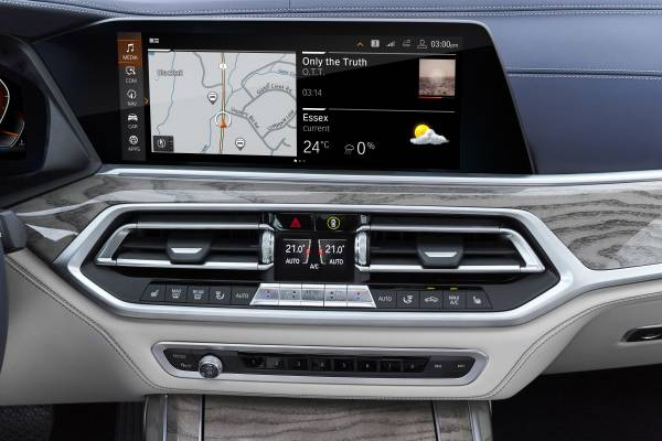 Écran BMW X7 G07 système MGU iDrive 7 compatible CarPlay Android Auto