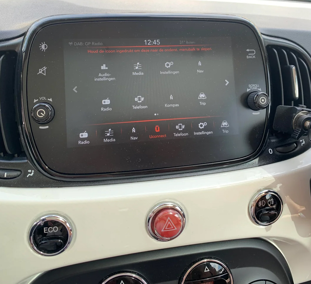 Écran Fiat 500 Uconnect 7 tactile compatible CarPlay Android Auto