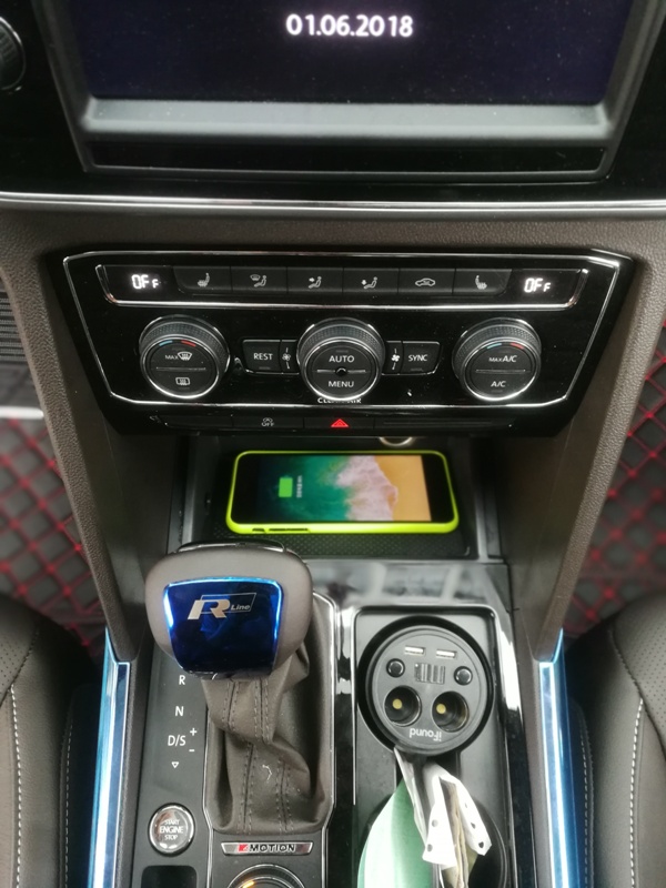 Chargeur Induction Voiture 10W - Support Téléphone Anti-Dérapant, Recharge Rapide Sans Fil - USB-C, Universel
