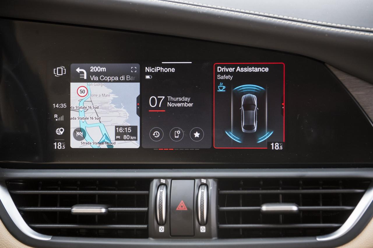 Écran Alfa Romeo Giulia NON compatible (tactile)