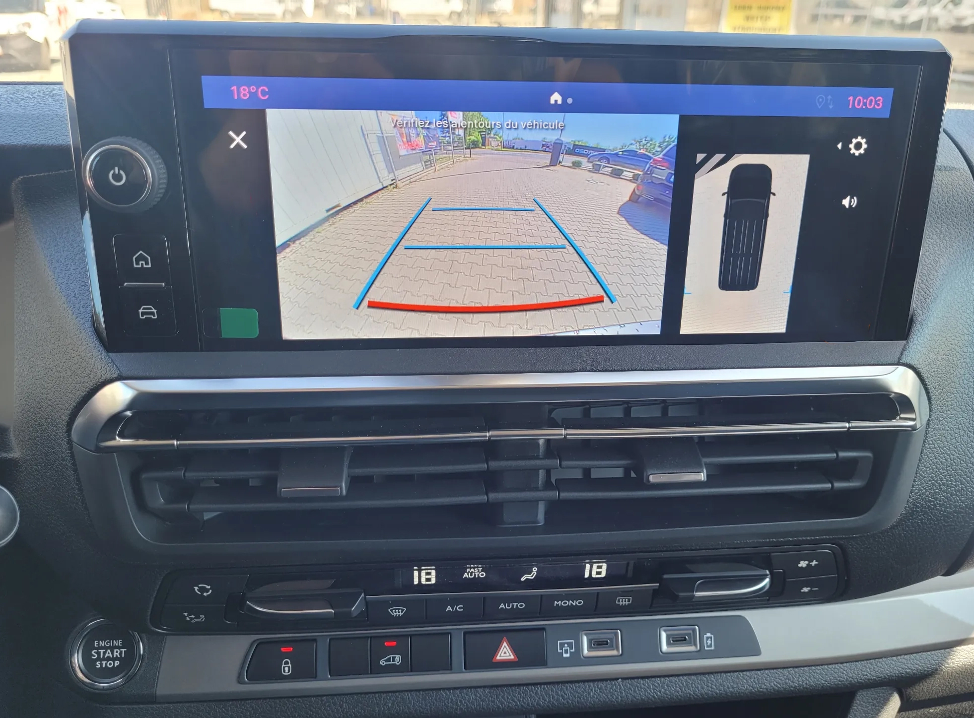 Interface caméra de recul Fiat sur écran tactile Uconnect d'origine