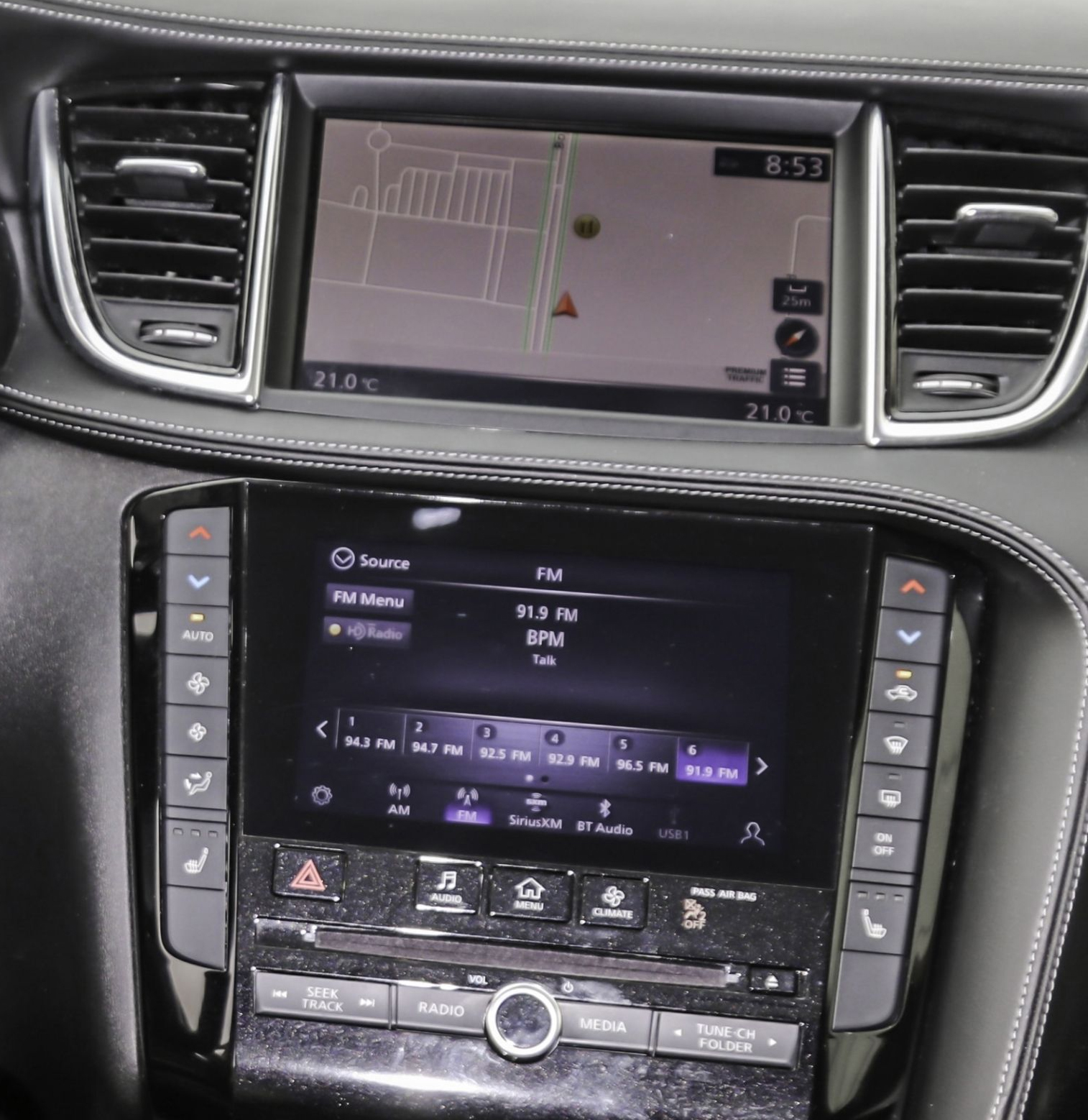Écran Infiniti QX50 compatible CarPlay depuis août 2020