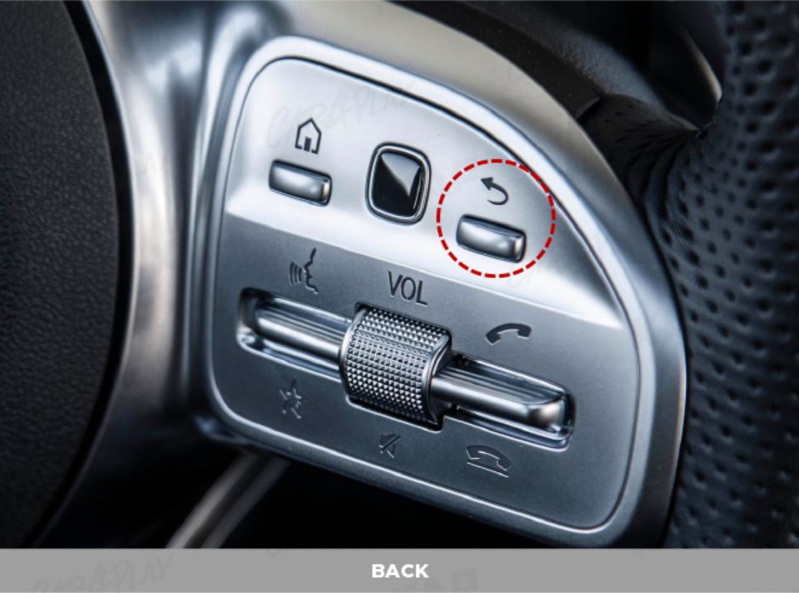 Activation CarPlay Mercedes Classe A B CLA GLA GLB bouton BACK commandes au volant
