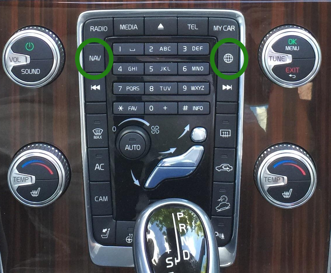Volvo avec boutons NAV et GLOBE compatible CarPlay