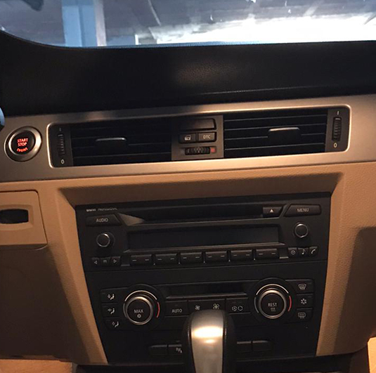 Console BMW Série 3 E90 E91 E92 sans écran compatible installation écran tactile Android CarPlay