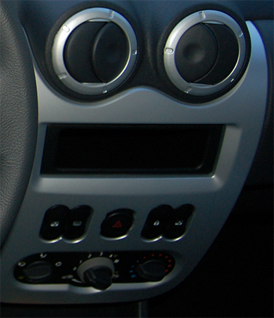 KIT Autoradio multimédia USB/Bluetooth Dacia Duster Logan Sandero
