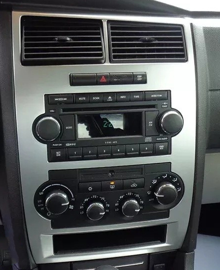 Poste radio d'origine Dodge Charger Magnum 2005-2007 tableau de bord intérieur