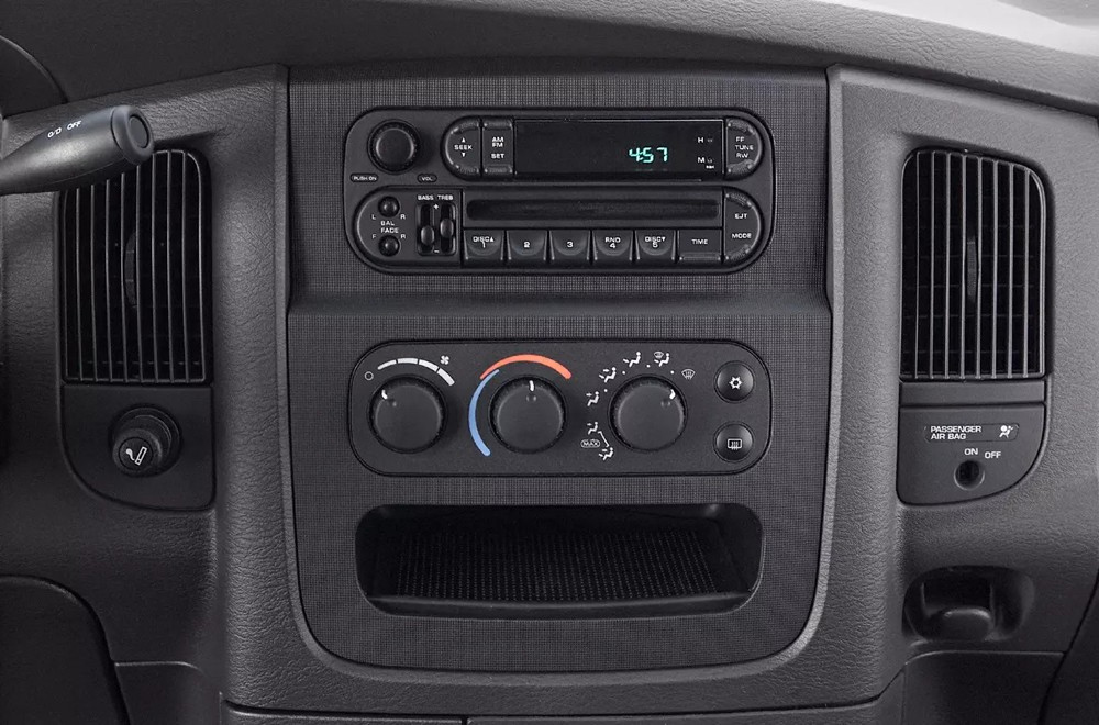 Poste radio d'origine Dodge RAM 2002-2006 intérieur habitacle utilitaire