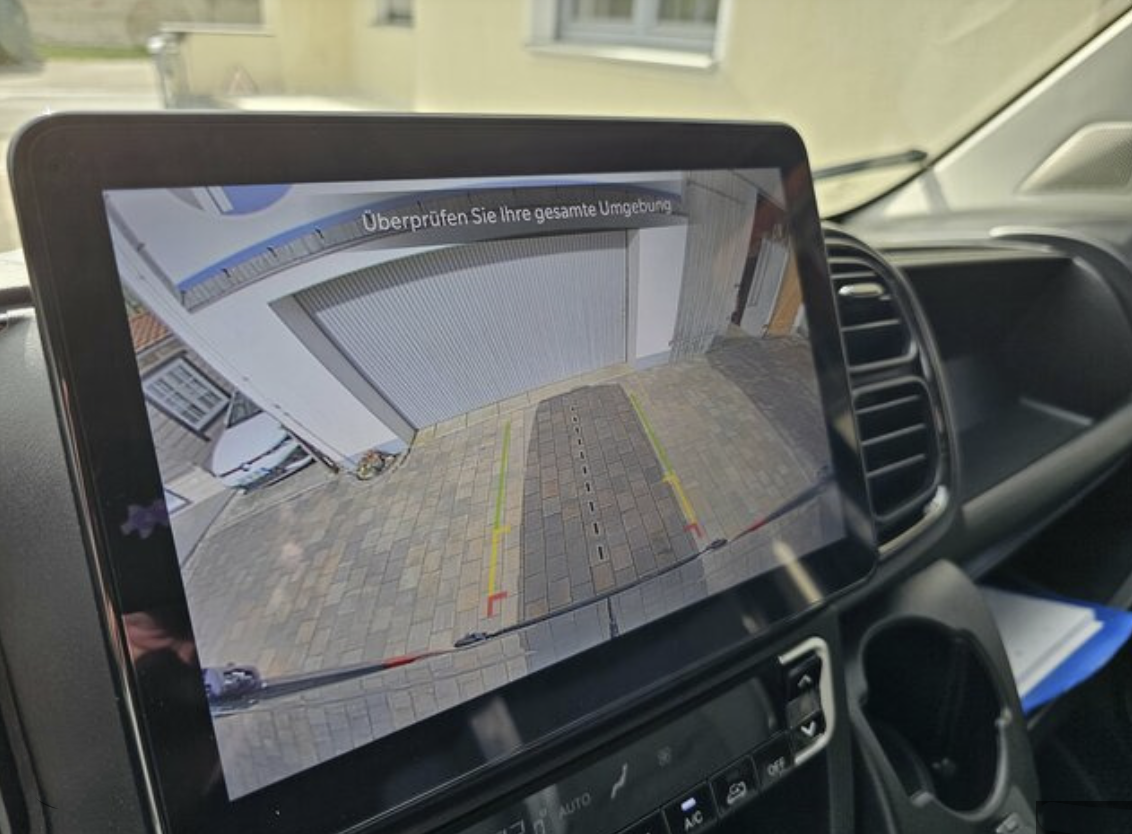 Interface caméra de recul Peugeot sur écran tactile i-Cockpit d'origine