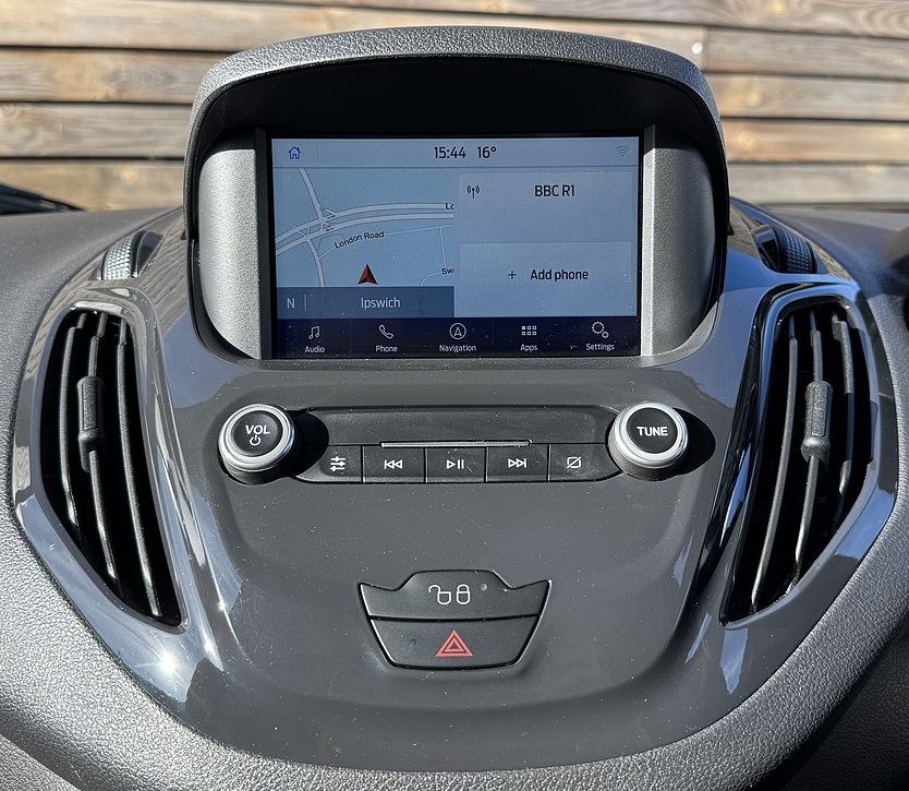 écran d’origine Ford B-Max Transit Courier Tourneo Courier non compatible