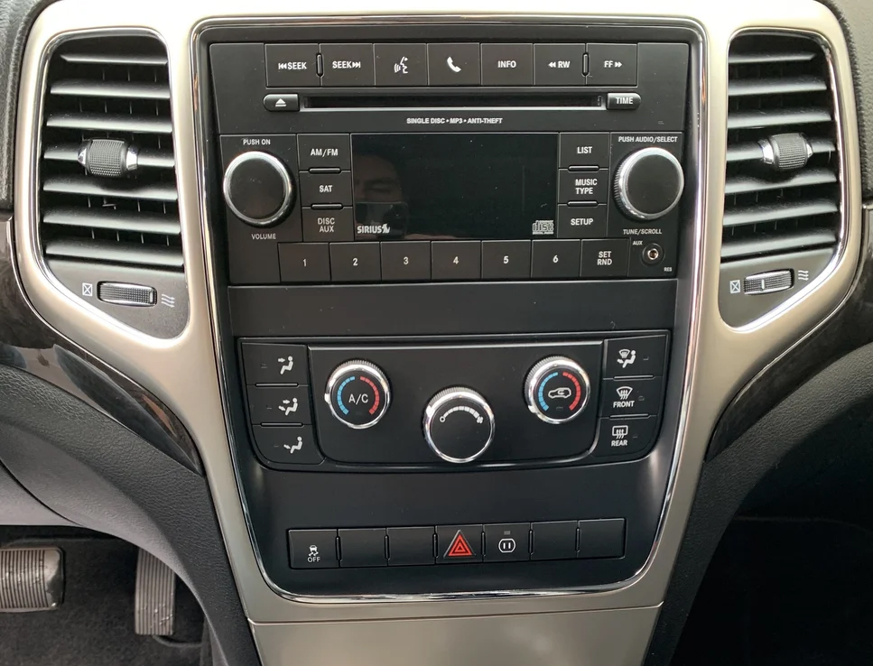 Poste radio d'origine Jeep Grand Cherokee 2008-2012 tableau de bord intérieur