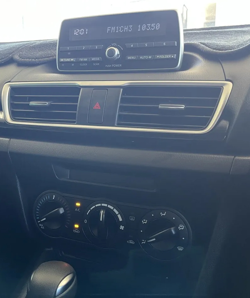 poste d’origine Mazda 3 2014-2018