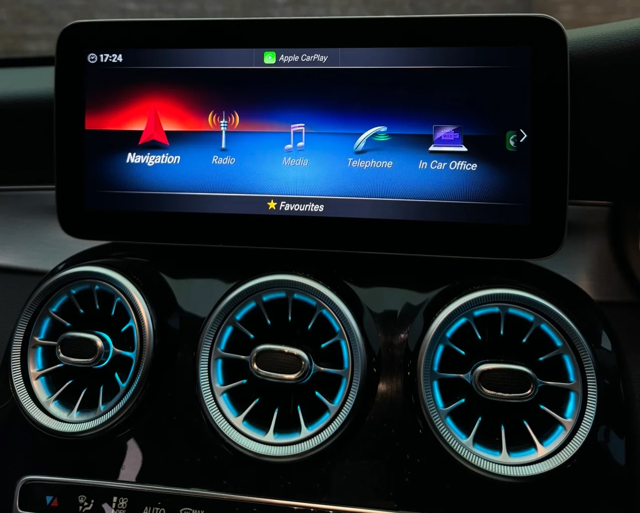 Écran Mercedes Classe C W205 NTG5.5 COMAND Online compatible CarPlay navigation grand écran