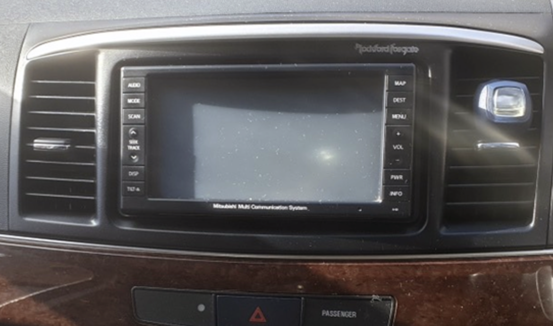 Autoradio d'origine Mitsubishi Lancer Evolution X
