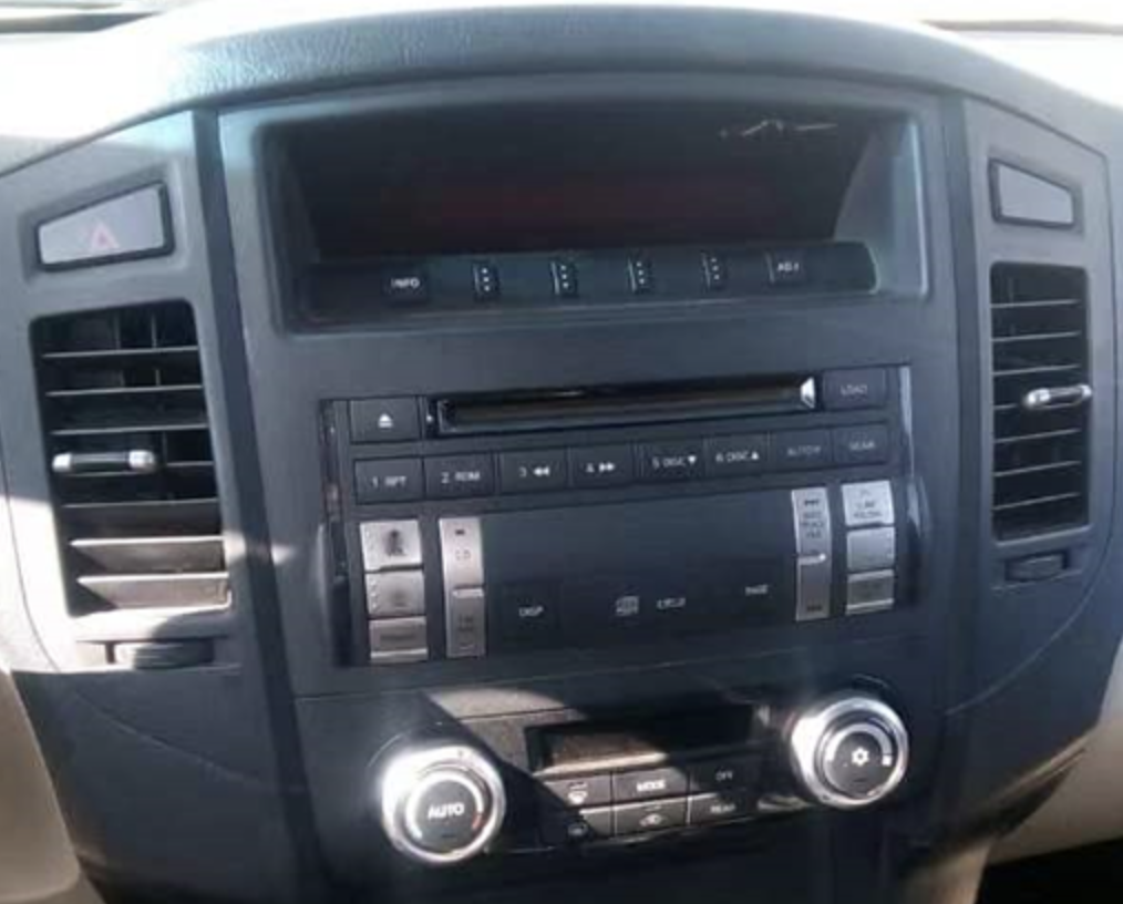 Autoradio d'origine Mitsubishi Pajero