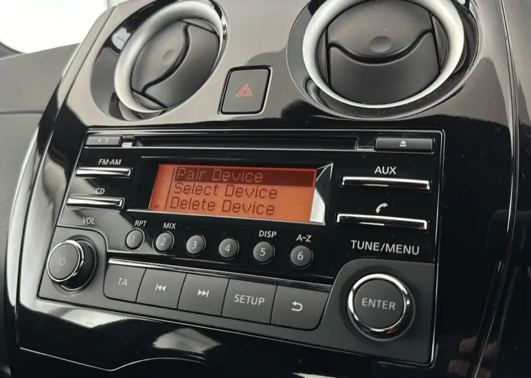 Poste radio d'origine Nissan Note système audio constructeur console centrale citadine