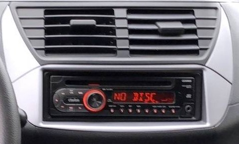 Cache autoradio Nissan Pixo et Suzuki Alto