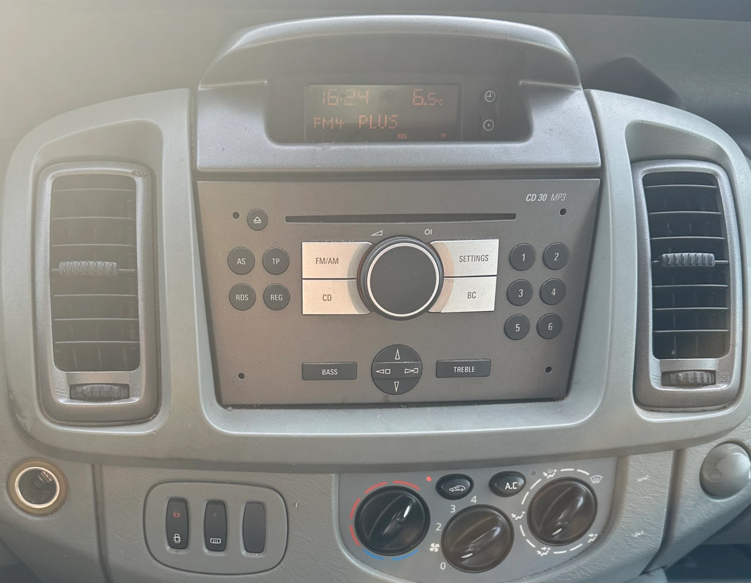 Autoradio d'origine Renault Trafic