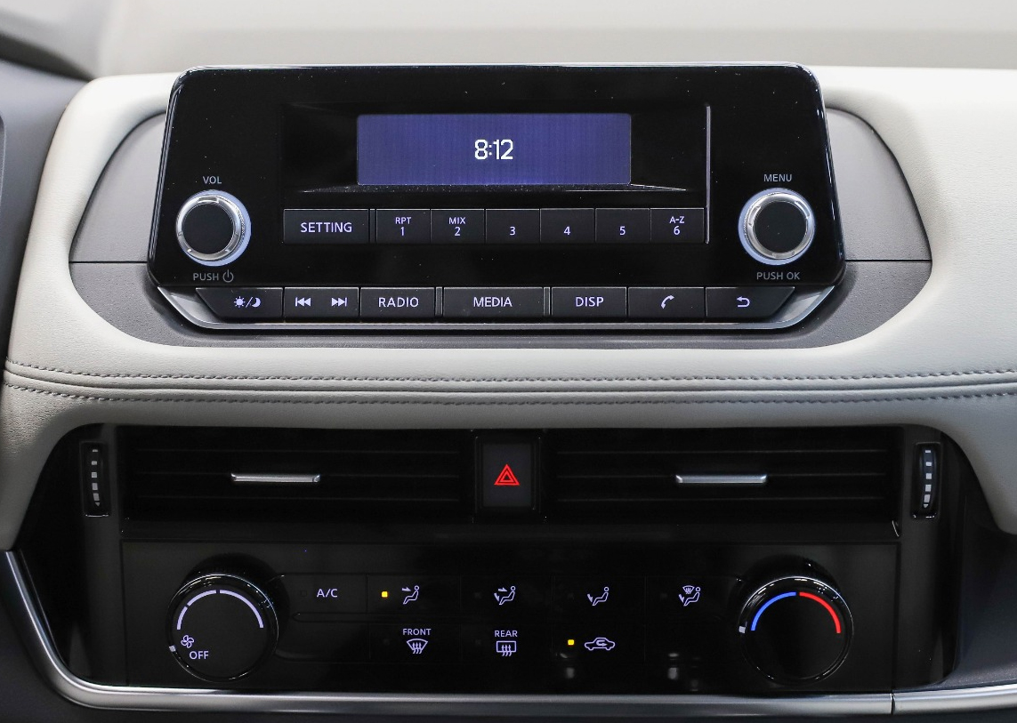 Poste radio d'origine Nissan X-Trail système audio constructeur console centrale crossover
