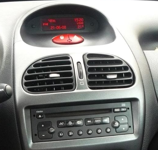 Changer l'autoradio PEUGEOT 206 📻 