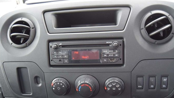 Autoradio d'origine Nissan NV400