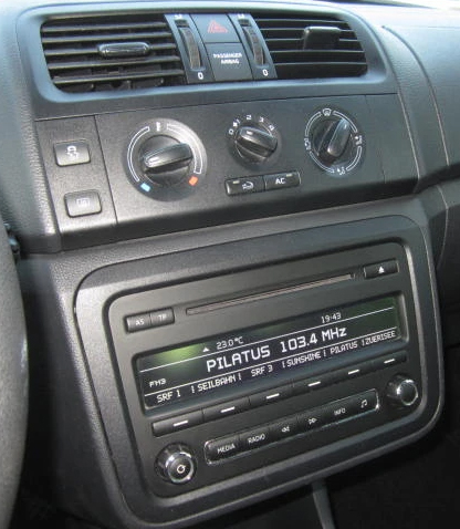 Poste radio d'origine Skoda Fabia II système audio