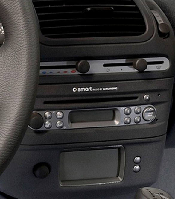 KIT Poste 1-DIN écran tactile multimédia Smart Roadster