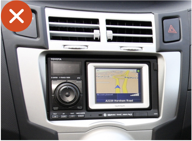 Console centrale Toyota Yaris autoradio d'origine tableau de bord