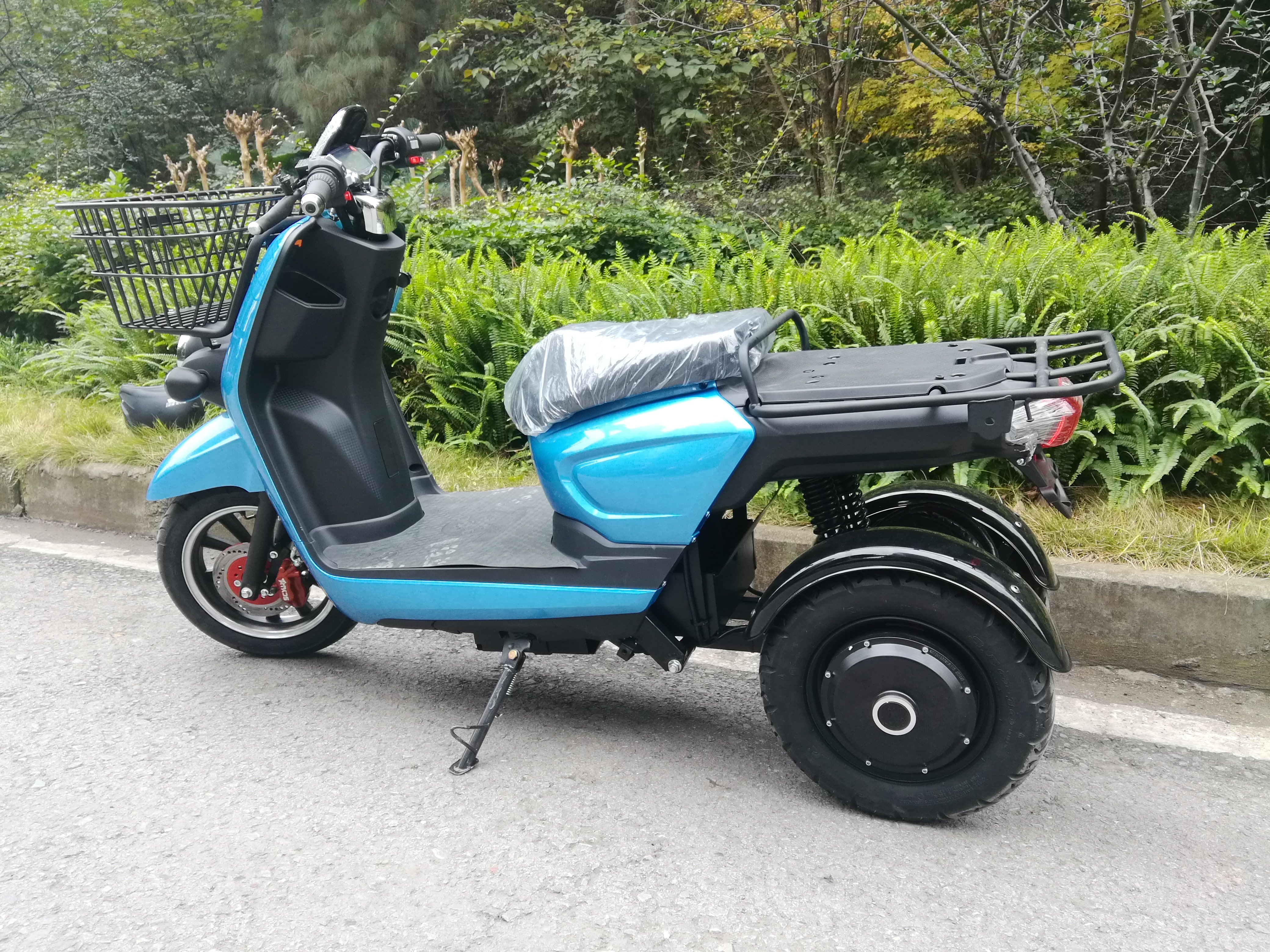 Azur Scooter 3W à 3 roues électrique, l