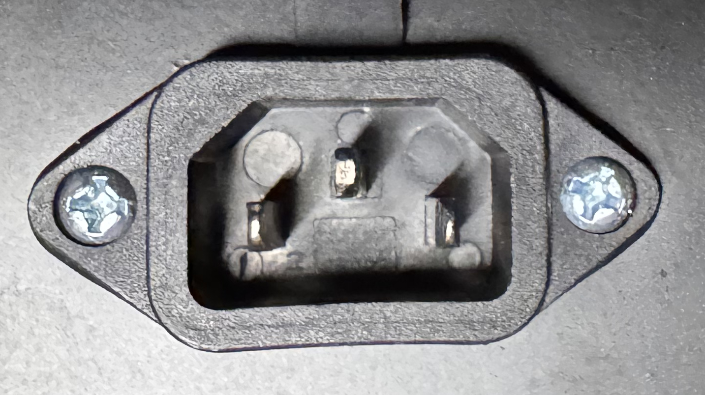 Connecteur batterie compatible avec chargeur 84V 10A - Type de prise requis